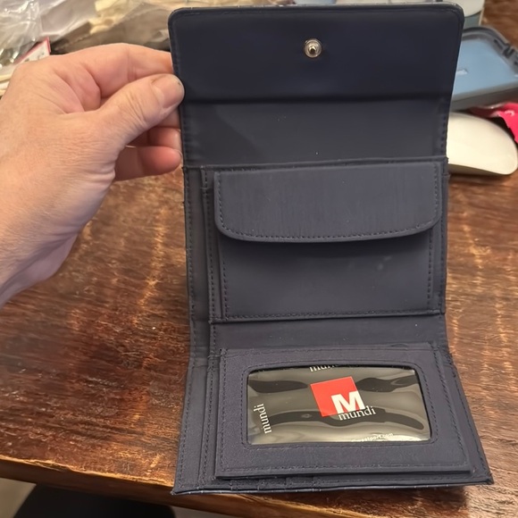 MUNDI Chic Blue Crocodile Embossed Wallet with coin purse - Picture 3 of 4